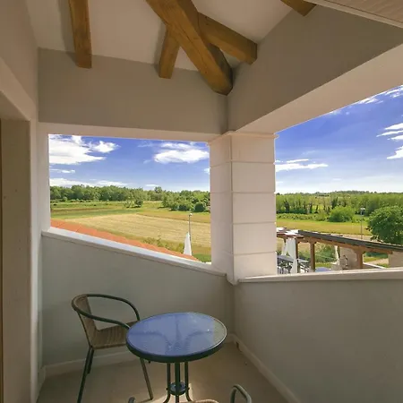 Gloria * Nova Vas (Brtonigla)